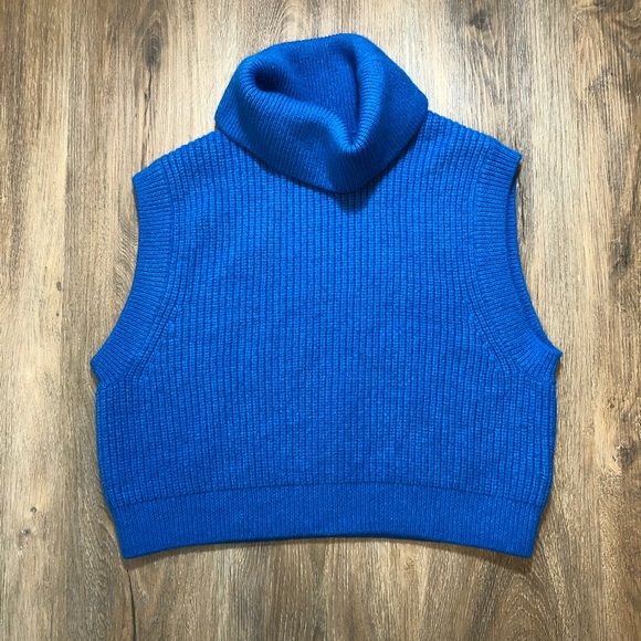 RW&CO. Cropped Cowl Neck Sweater Vest - Picture 15 of 17